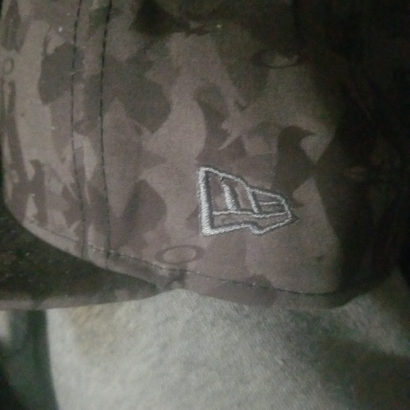 Limited Edition Oakley Staple Pigeon 59Fifty New Era Hat Fitted Cap - Picture 3 of 4